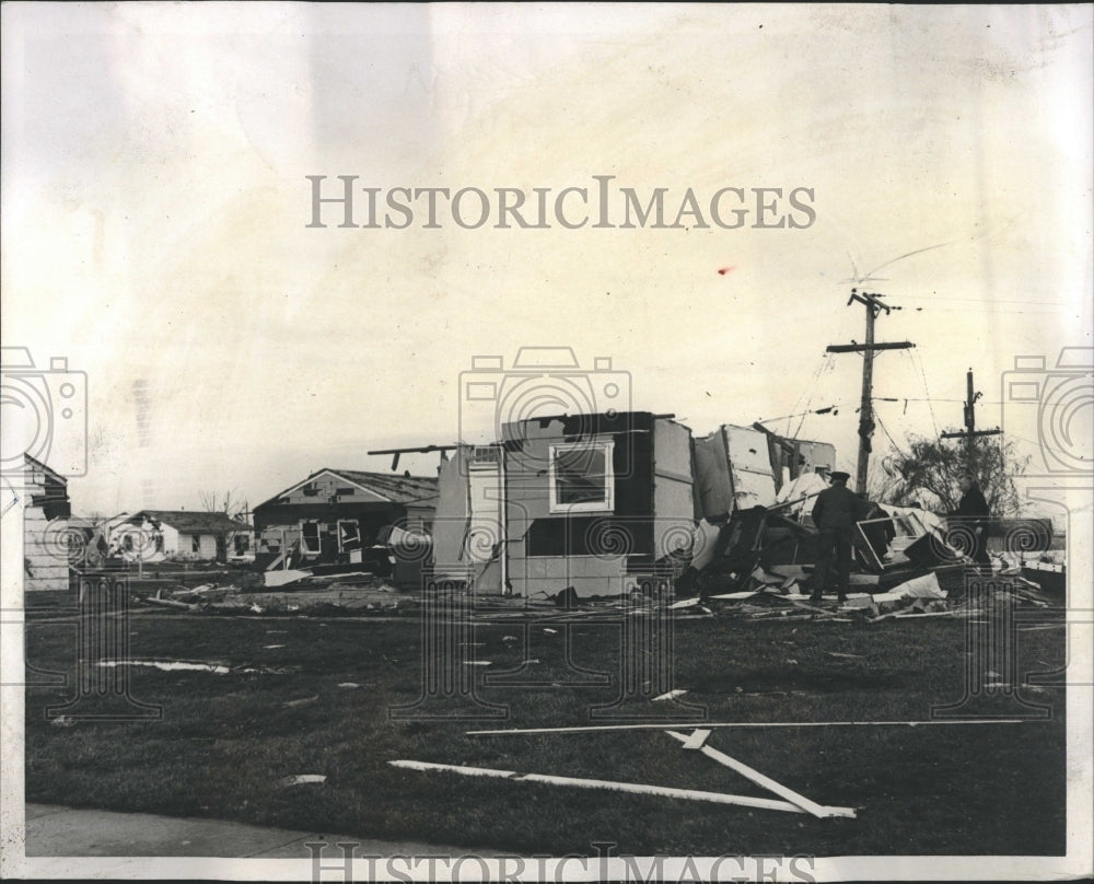 1965 Tornado Preston Heights center - Historic Images