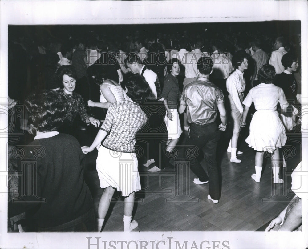 1962 Teenagers Dance Girls Boys - Historic Images