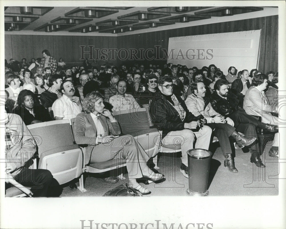 1981 Income Taxes Batten Detroit Crowd - Historic Images