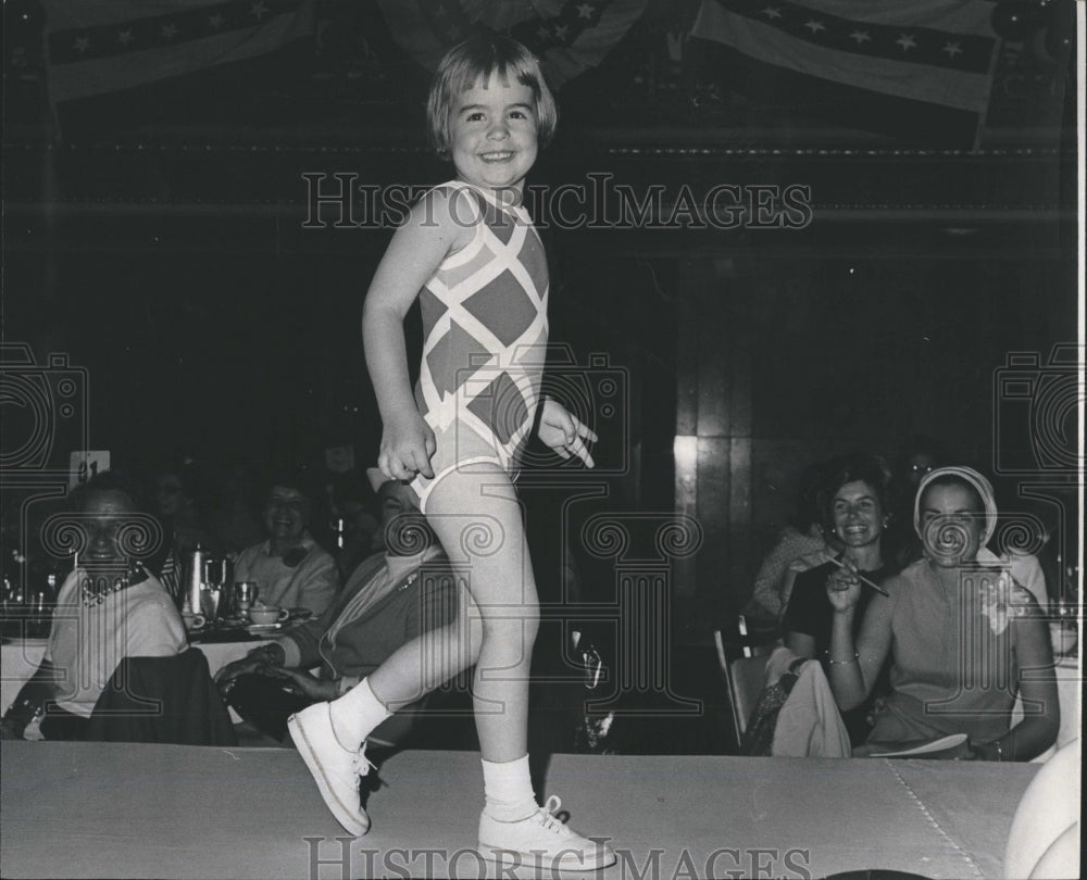1968 Kid in fashion show - Historic Images