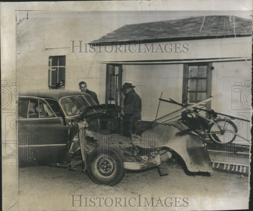 1952 Workers Car Blasted- Strike - Historic Images