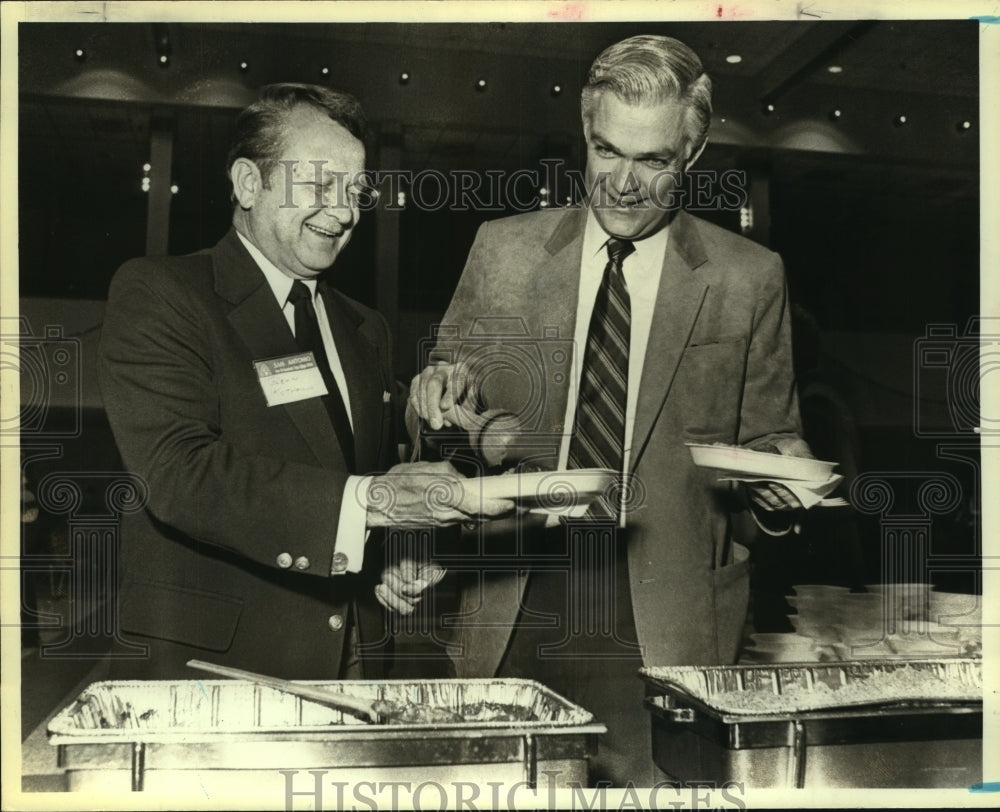 1983 Van Archer, State Senator with Glenn Kothmann at Meeting - Historic Images