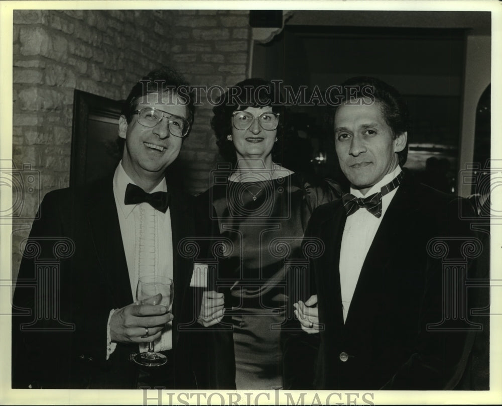 1989 Press Photo Dr. Socrates Aramburu and Wife at Dominican Republic Party - Historic Images