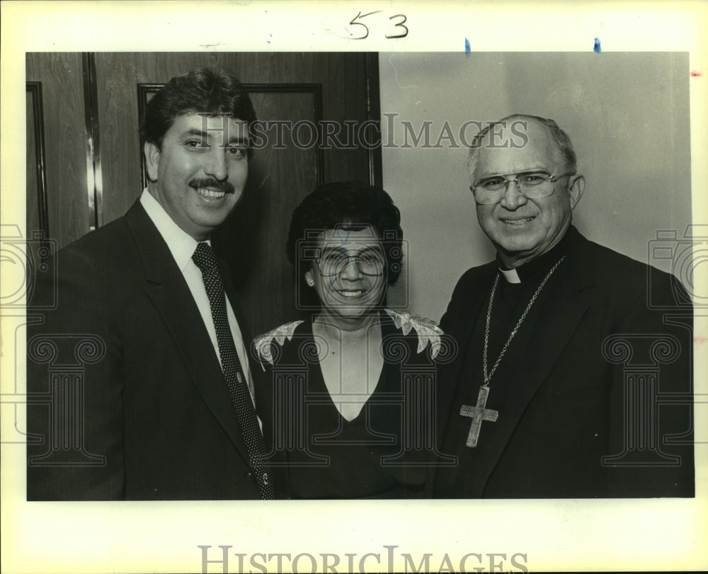 1986 Joe Alderete at Marriott Hotel Scholorship Dinner with Others - Historic Images