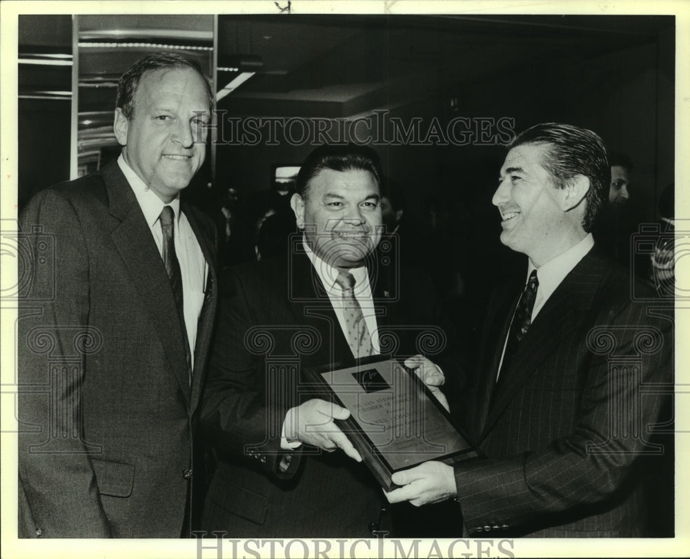 1989 Al Aleman, Hispanic Chamber of Commerce President at Awards - Historic Images