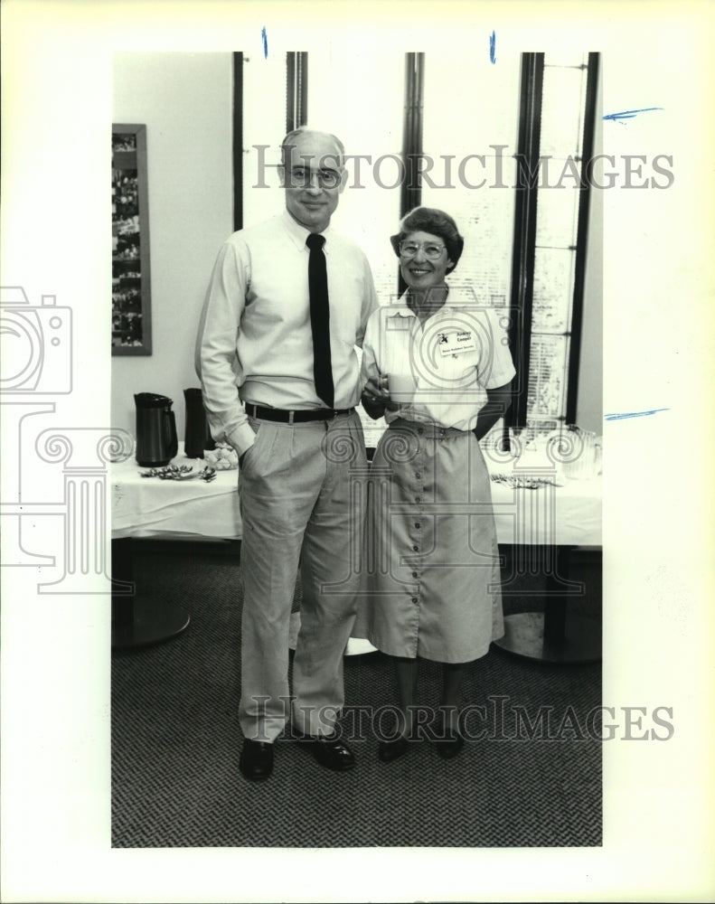 1992 Walter Barfield and Audrey Cooper of the Audubon Society - Historic Images