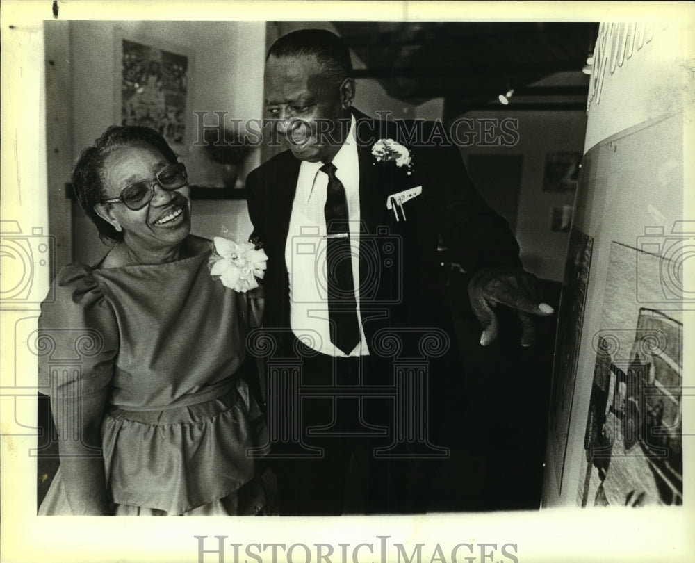 1984 Press Photo John and Earlie Banks at Objects Gallery Art Opening - Historic Images