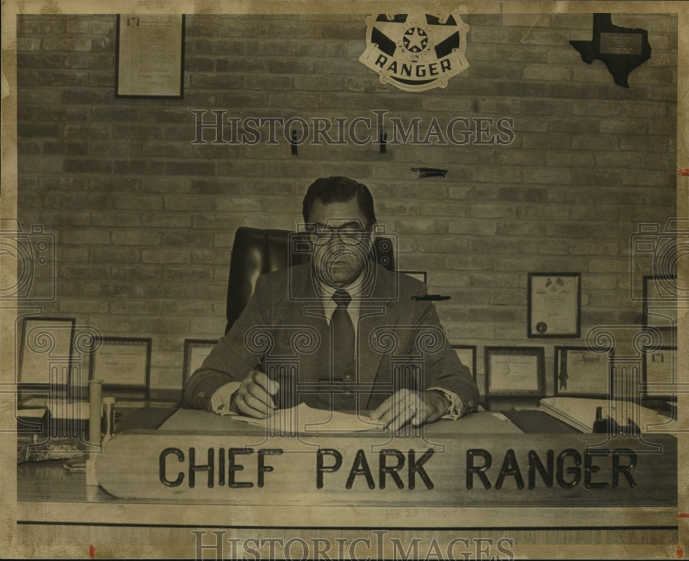1982 Press Photo Harvey Aguilar, Chief of City's Park Ranger Services - Historic Images