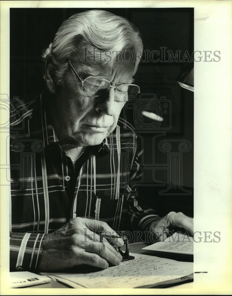 1988 Norman Anderson, Graphologist - Historic Images
