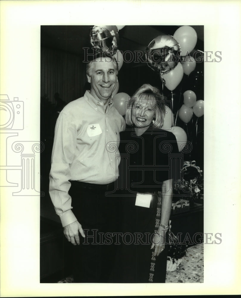1992 Press Photo Charles Amato at Incarnate Word College Dinner - saa00873 - Historic Images