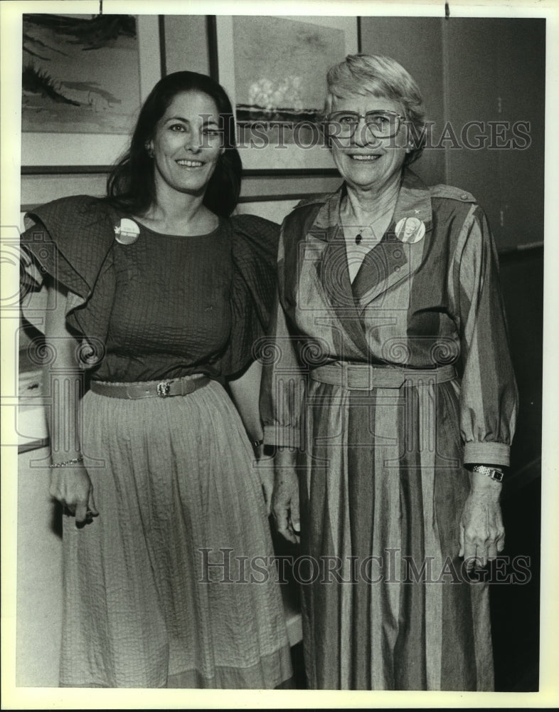 1990 Martha Anderson at March of Dimes Dinner at Bright Shawl - Historic Images