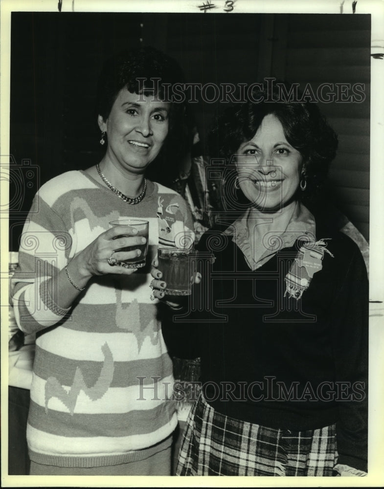 1989 Josie Amick at Mexican American Business Women's Cluib Event - Historic Images