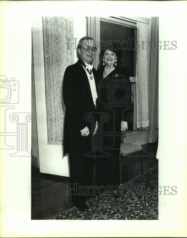 1992 Press Photo George and Annabell Ames, Fiesta Flambeau Party, Menger Hotel - Historic Images