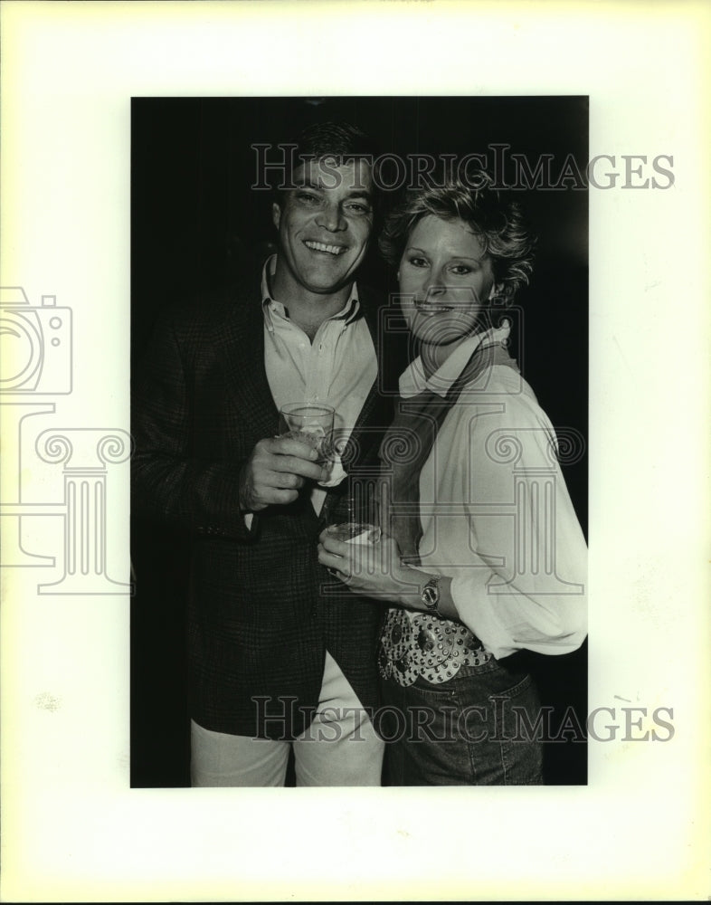 1987 Linda and Stanton Altgelt at La Mansion del Norte benefit - Historic Images