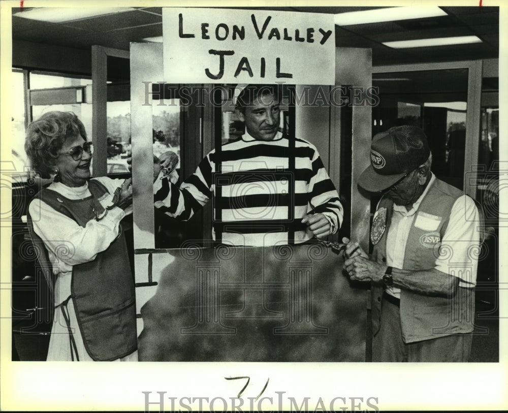 1989 Ernesto Ancira "jailed" for March of Dimes fundraiser - Historic Images