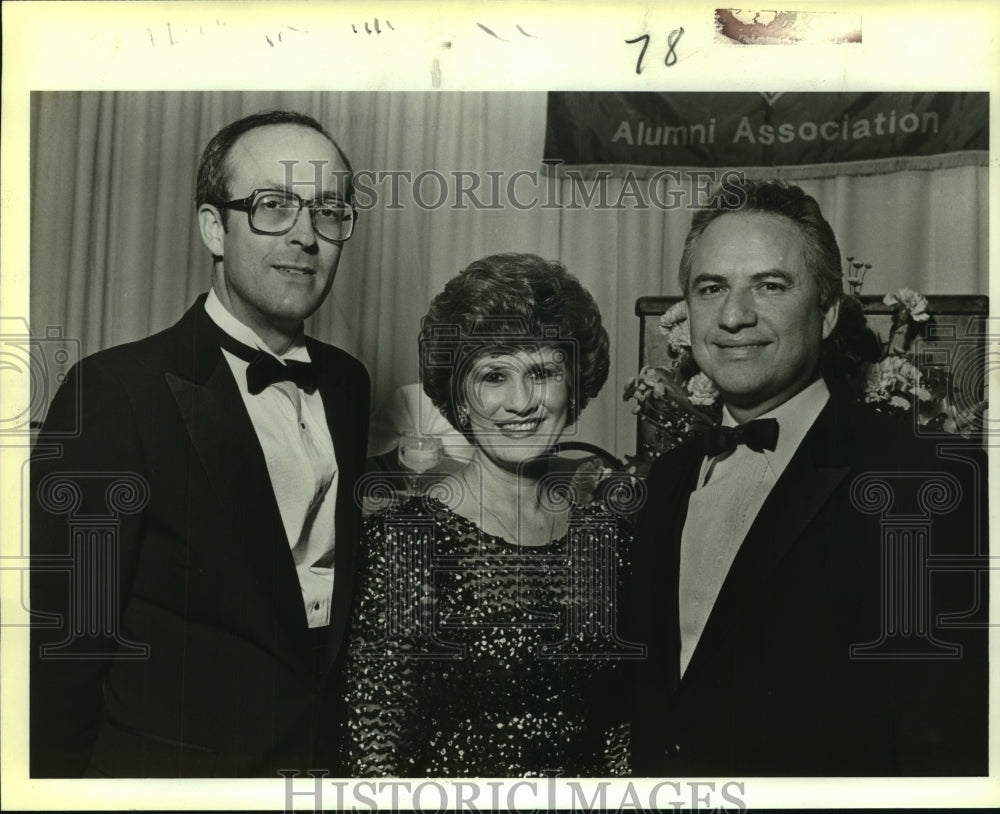 1988 St. Mary&#39;s University alumni awards attendees - Historic Images