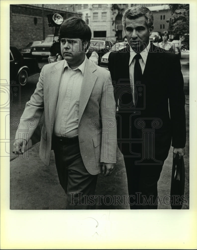 1986 Attorney Robert Arellano and Farell Tucker - Historic Images