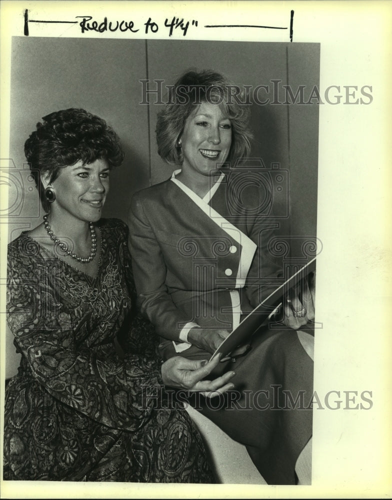 1981 Jean Lee and Dianne Adams at North Star Square - Historic Images