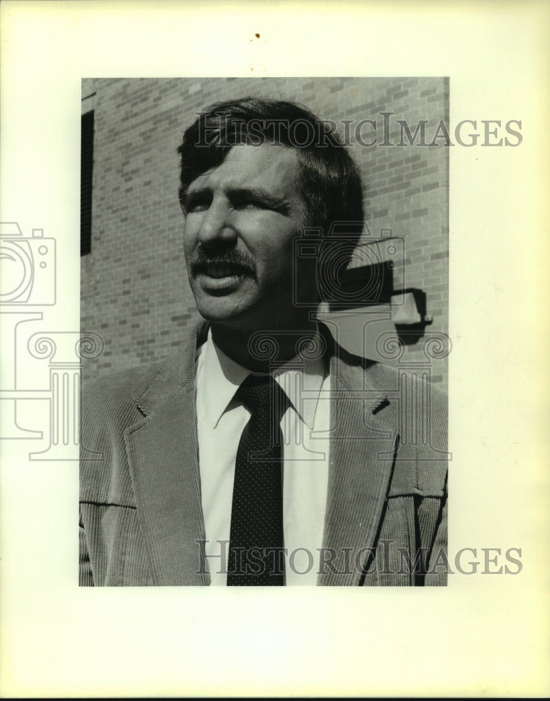 1985 Press Photo Dr. Donald Allegra of Northeast Baptist Hospital - saa01169 - Historic Images