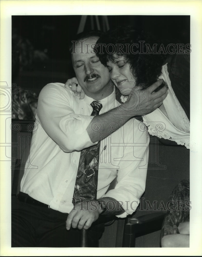 1992 Press Photo Kristy Geyer and Nathan Peacock at Bexar County Courthouse - Historic Images