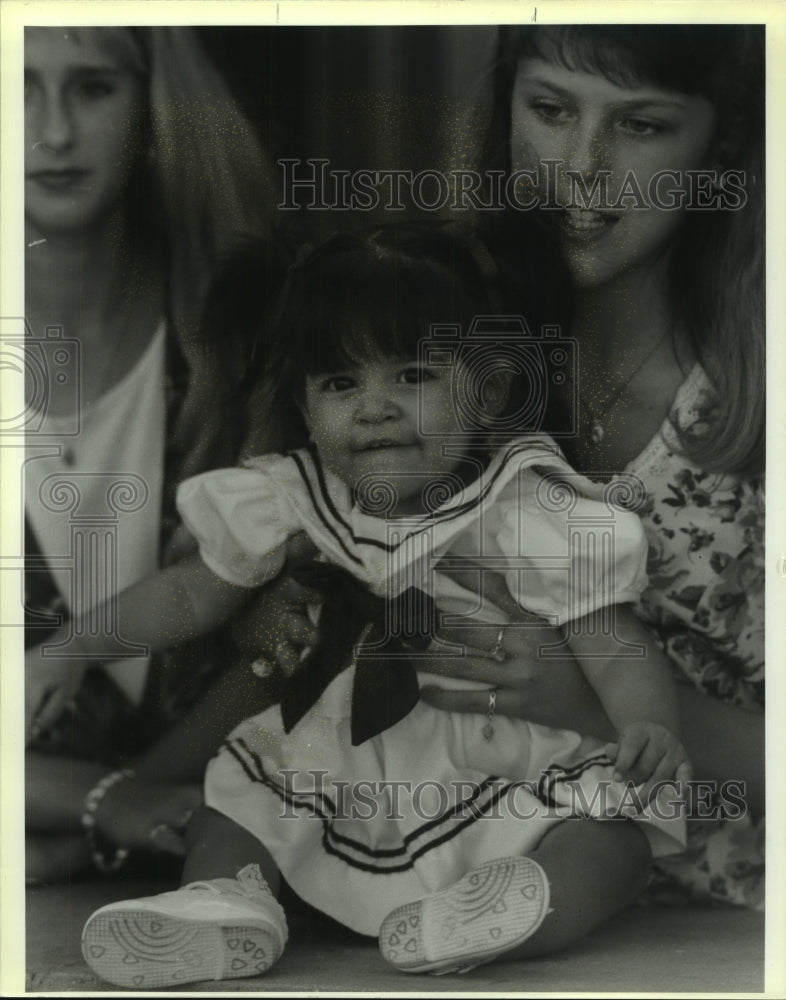 1992 Press Photo Jennifer Peacock, right, Erin Allen &amp; Baby Annie, Texas family - Historic Images