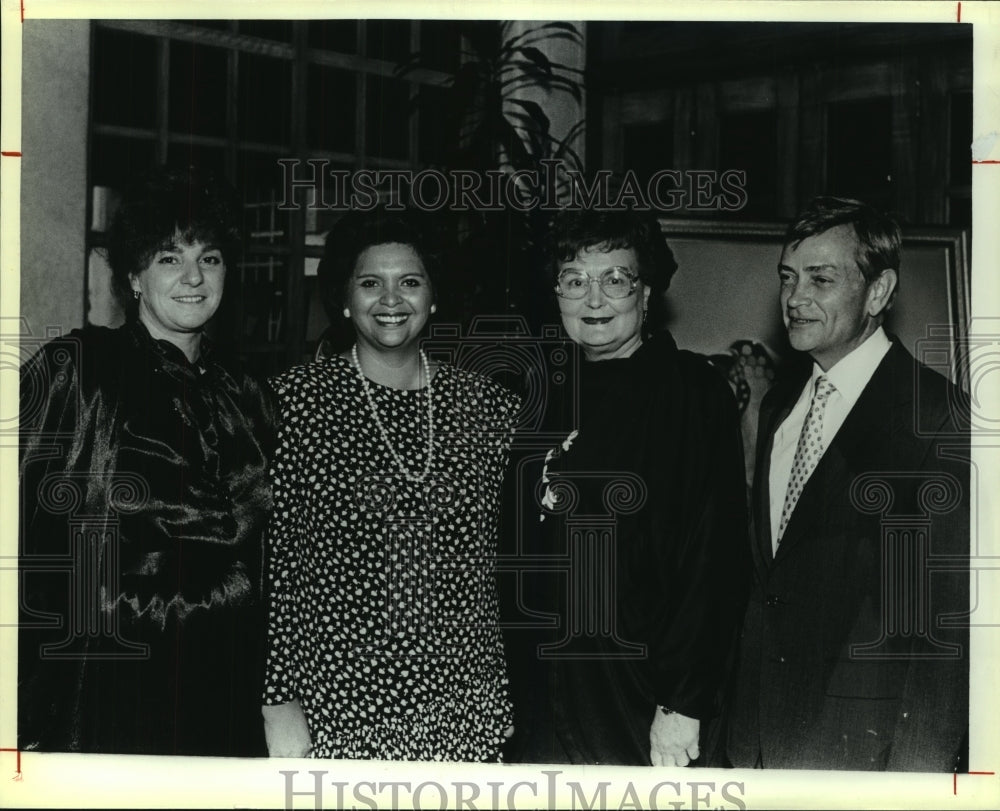 1988 San Antonio Season of Arts champagne reception attendees - Historic Images