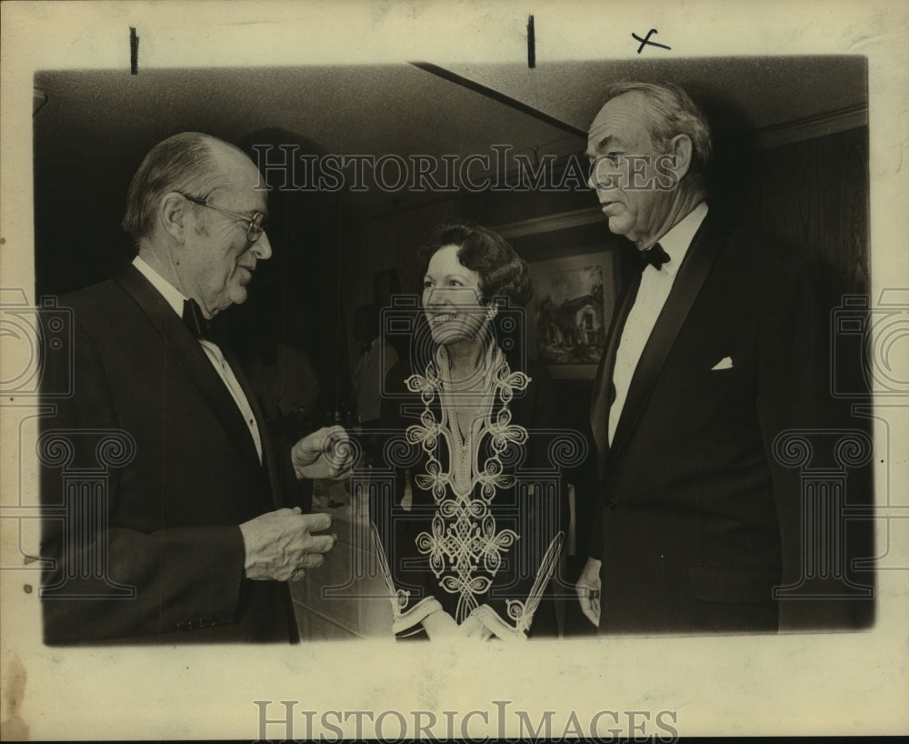 1977 General John Bennett with Anne and Tobin Armstrong - Historic Images