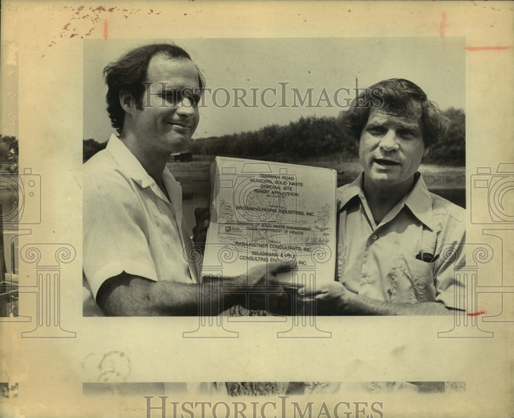 1981 Rep. Tom Adkisson and Keith Obadal at Johnson's Catfish Farm - Historic Images
