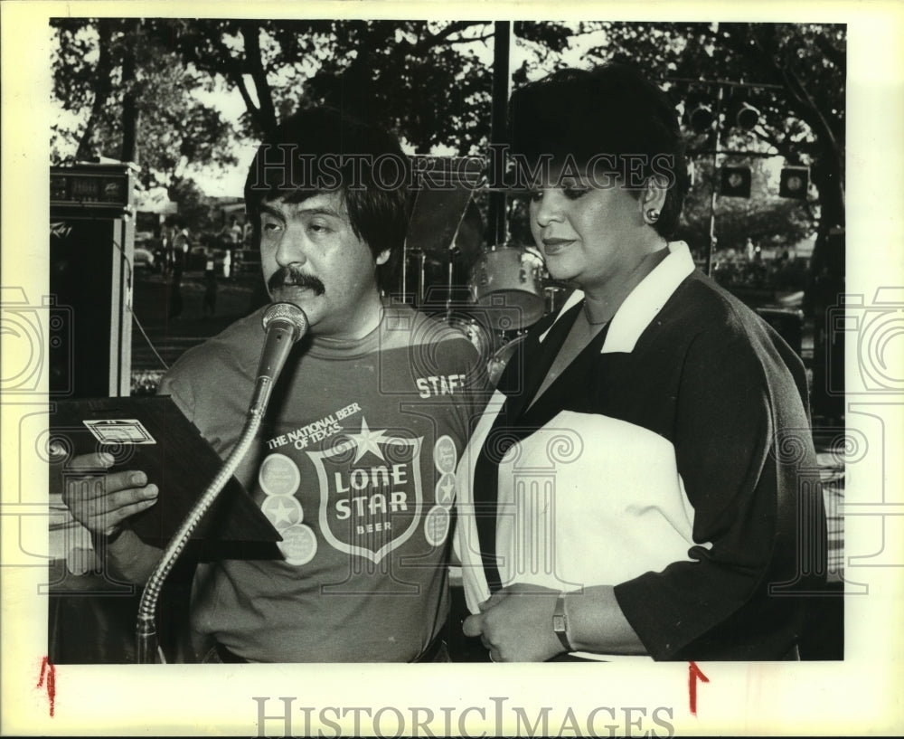 1984 Press Photo Oscar Moran and Yolanda Arellano during Hispanic Heritage week - Historic Images
