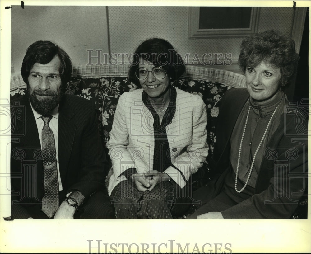 1986 Rolf Glauser, Verena Aeschbacher, Sheila Mira at Gunter Hotel - Historic Images
