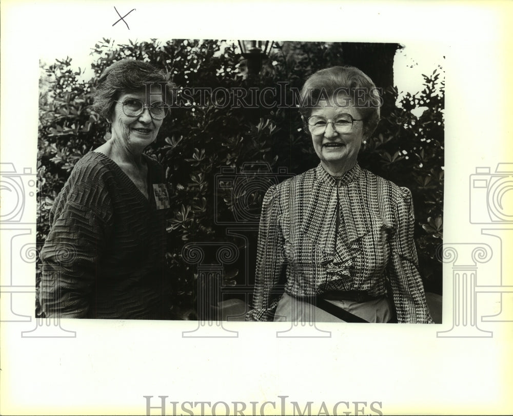 1987 Press Photo Eloise Hooper and Lois Allen, Southwest Craft lunch - saa01427 - Historic Images