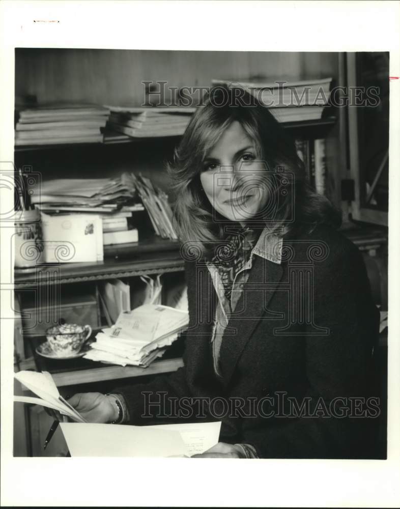 Press Photo Candy Barrie, Dress for Less columnist - saa01478 - Historic Images