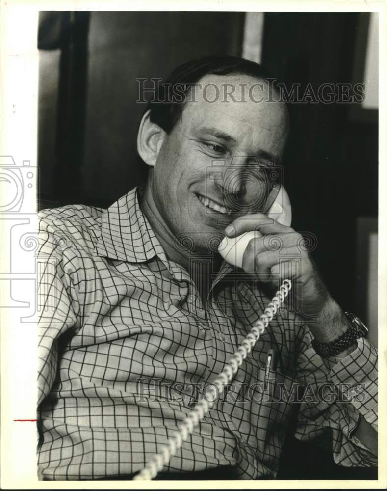 1983 Press Photo Williams Insulation vice president Philip Barnett - saa01550 - Historic Images