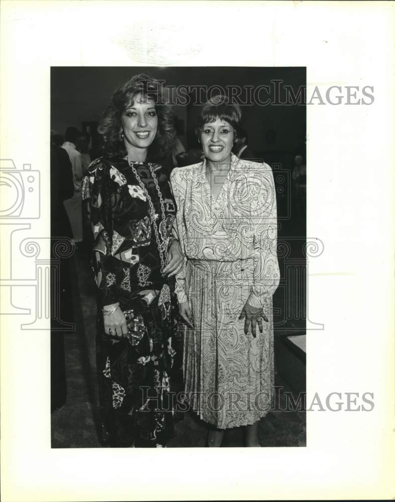 1987 Press Photo Elsa Borja and Judith Echeverria, Mexican Consular reception - Historic Images