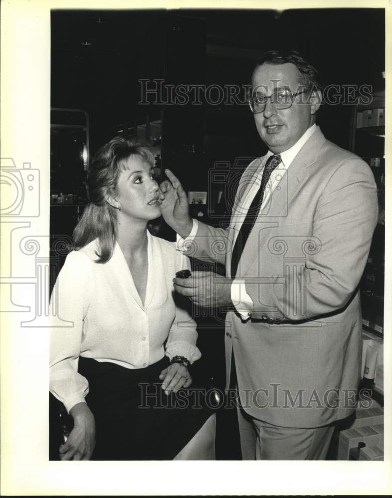 1983 Press Photo Cosmetics expert Francesco Borghesa and Karen Reyes - saa01575 - Historic Images