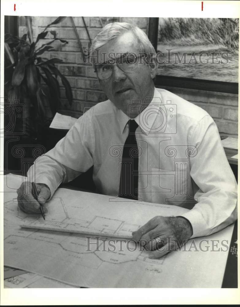 1991 Press Photo Prestige Homes builder Lloyd Booth - saa01580 - Historic Images