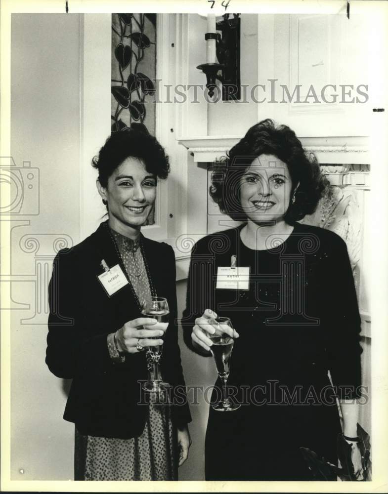 1988 Press Photo Patricia Galindo, Kathy Bonner at VIP Community Leaders event - Historic Images