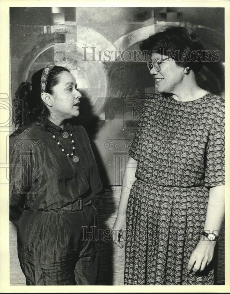 1990 Press Photo Olga Garza and Kathy Bailey, Guadalupe Arts Center party - Historic Images