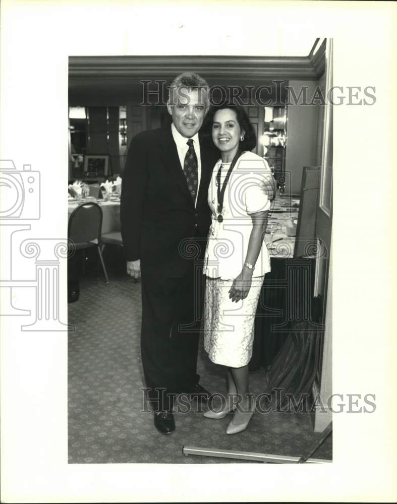 1992 Press Photo G.W. Bailey and Edna D&#39;Amico, San Antonio State Victorian Gala - Historic Images