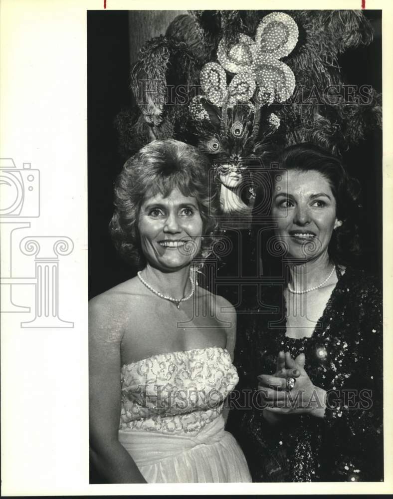 1983 Press Photo Rose Marie Banack, Margo W. Olson, Symphony Ball at Hyatt - Historic Images