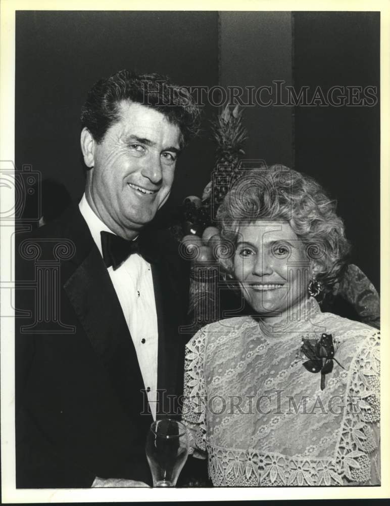 1988 Press Photo Emerson and Rose Marie Banack, pre-symphony concert reception - Historic Images