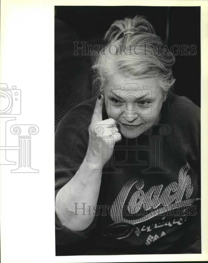 1990 Press Photo Romanian Michele Balaban arrives in San Antonio - saa01735 - Historic Images