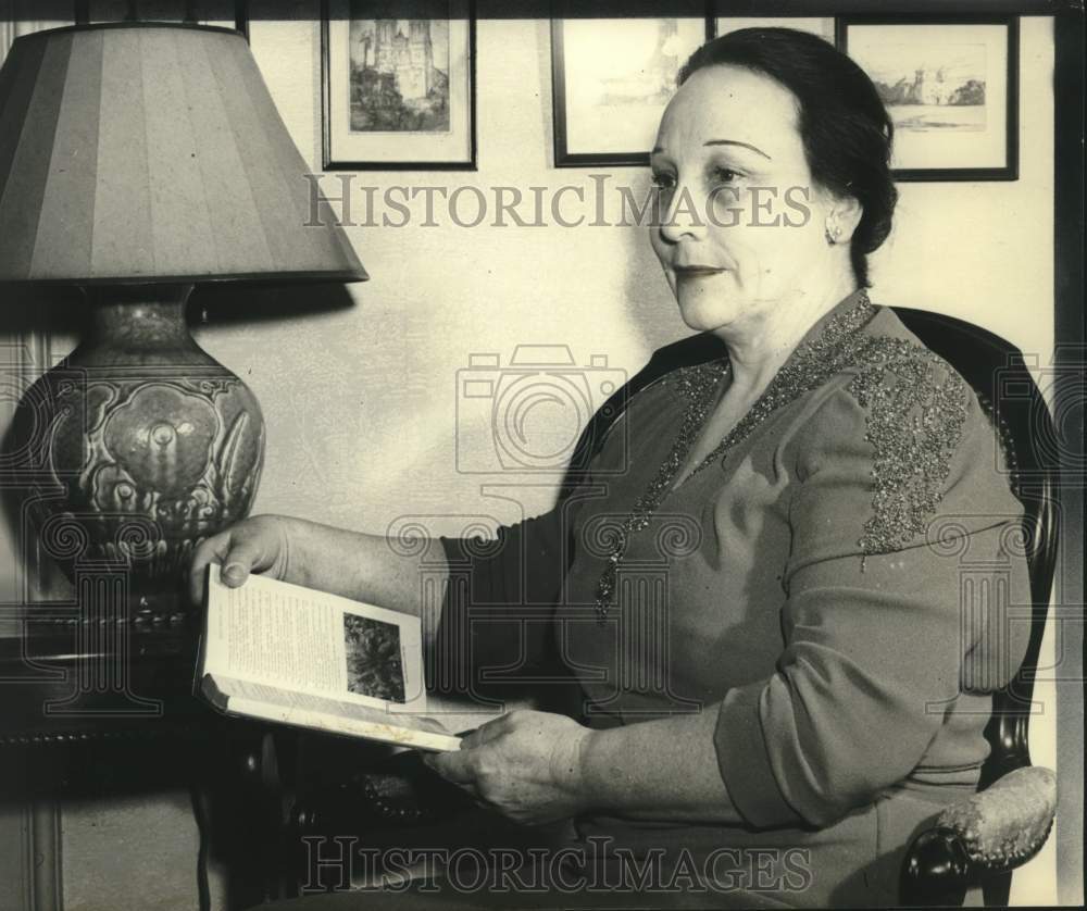 Mrs. E.P. Arneson - Historic Images