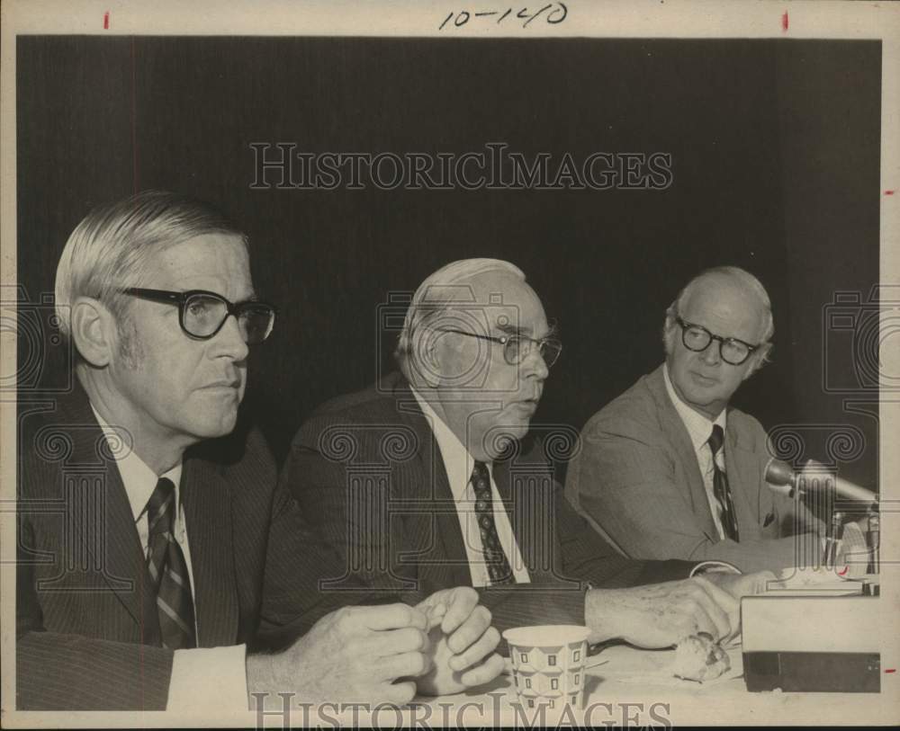 1973 Mayor Charles Becker and Others at Gas Crisis Meeting - Historic Images