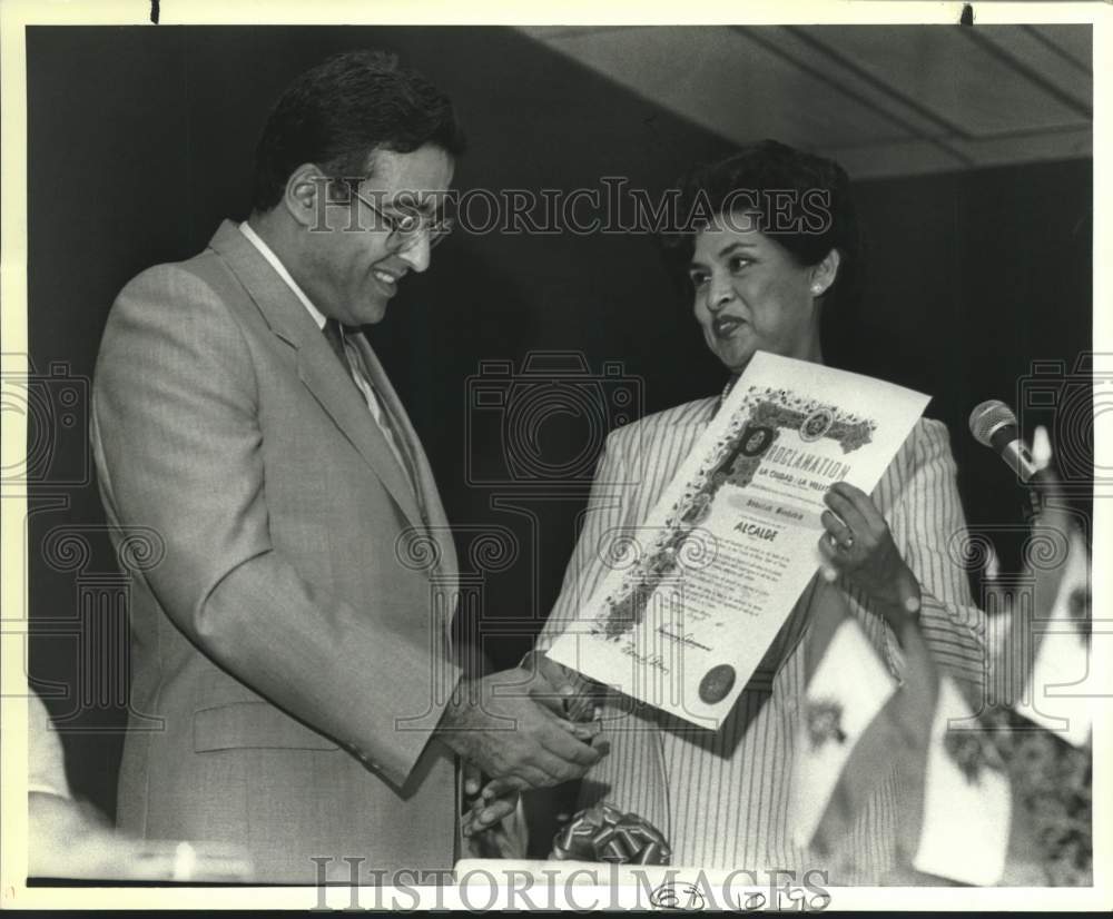 Press Photo Abddallah Bouhabib of Lebanon, Maria Berriozabal at Awards Ceremony - Historic Images