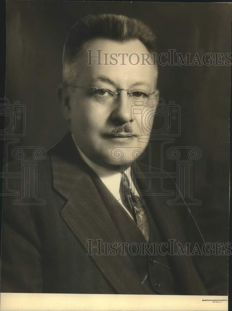 R. D. Barclay, Vice President, National Bank of Commerce, Texas - Historic Images
