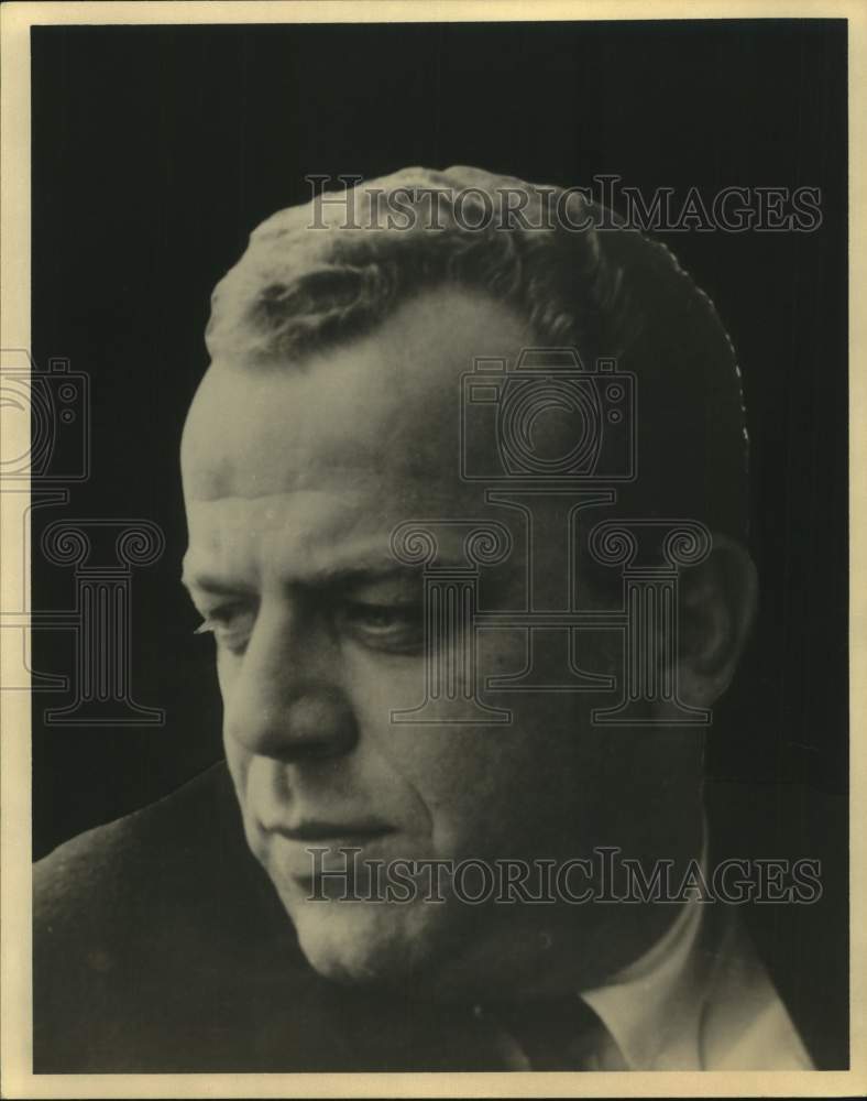 1963 Press Photo Edward W. Cheviot, Vice President of Crosley Broadcacsting - Historic Images