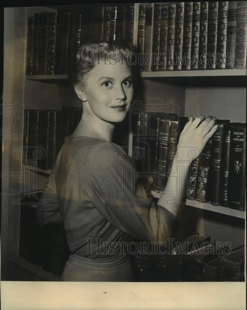 Press Photo Actress Joan Caulfield in "Girl In Pink" Movie - Historic Images