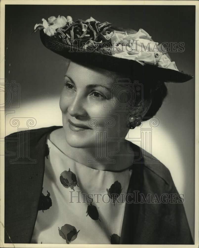 Press Photo Eve Bartlett, Theta Sigma Phi President - Historic Images