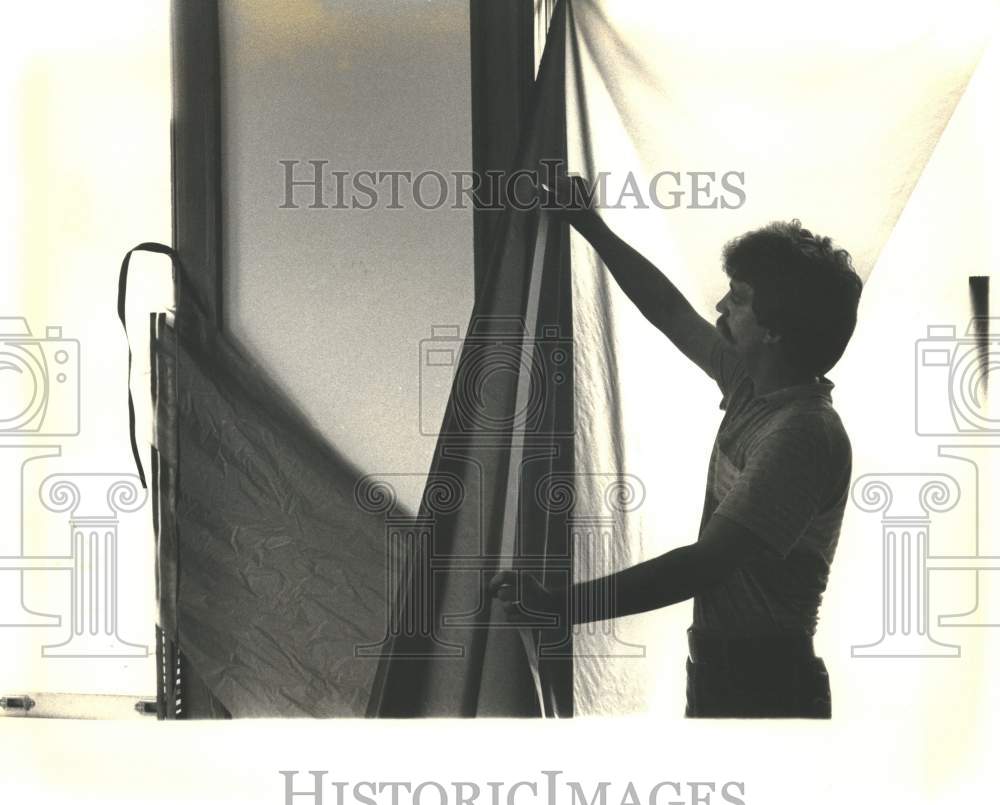 Press Photo Artist Warren Hagel Crain at Studio with Art for Institute Gallery - Historic Images